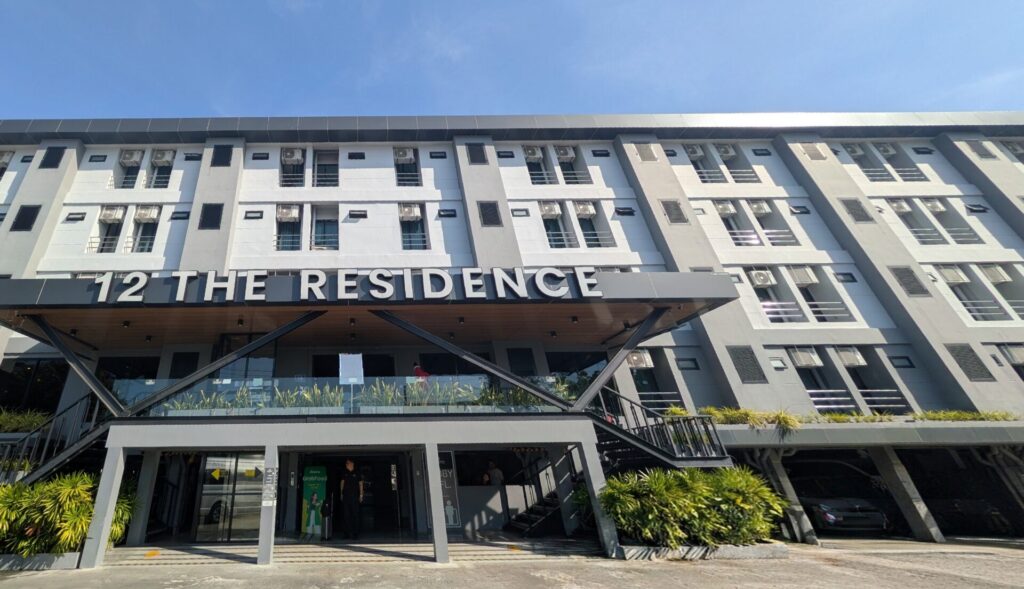 12 Residence Hotel & Apartment
